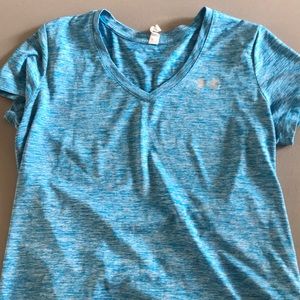 V neck workout shirt